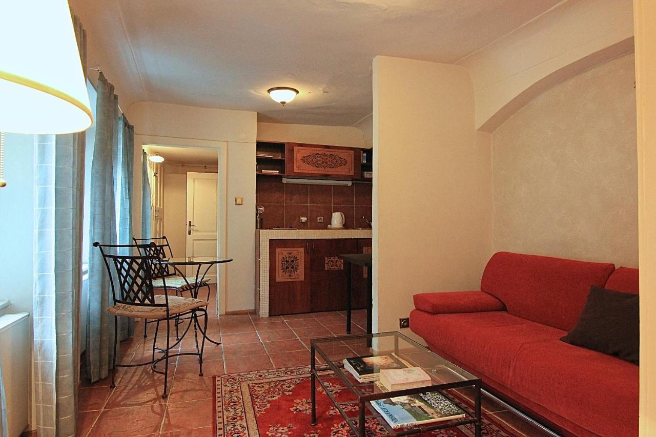 Cool 1 Bedroom Prokopska Apartment In Mala Strana Praga Exterior foto